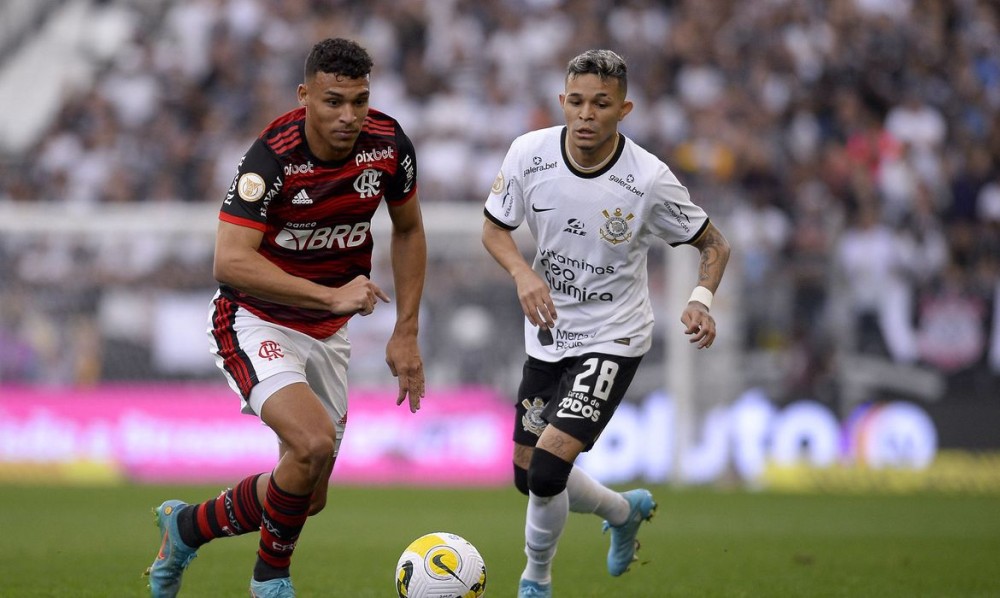 Com as maiores torcidas, Flamengo e Corinthians vão decidir título da Copa do Brasil