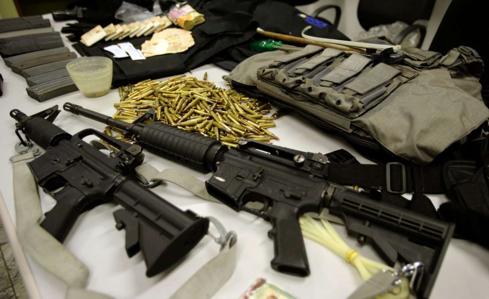 Sob Bolsonaro, 1 milhão de armas a mais são registradas no país