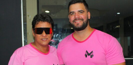 Aulão Outubro Rosa Fit Dance na academia Machioni em Rondonópolis (2)